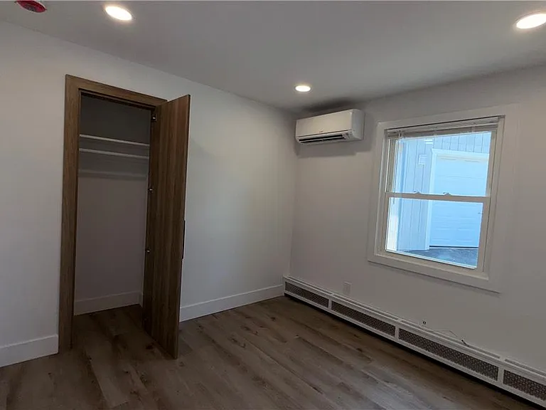 49 Seyfried Ave — Photo 46