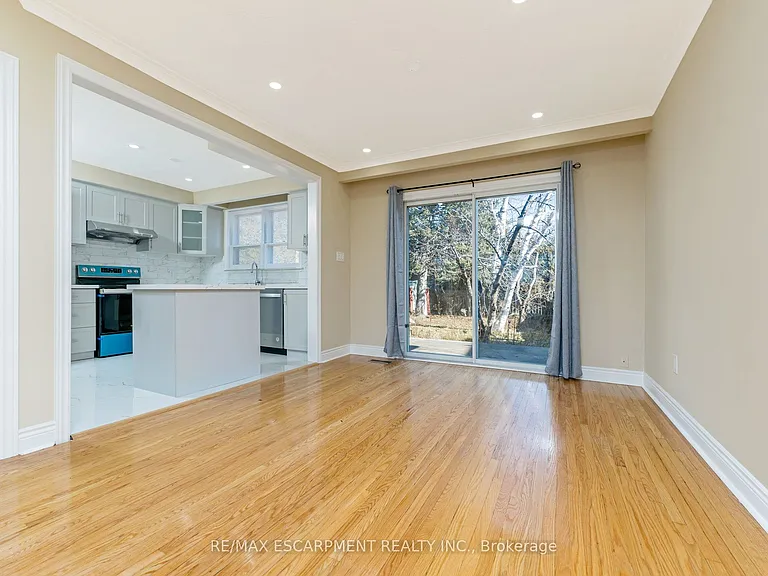 113 Poynter Dr — Photo 10