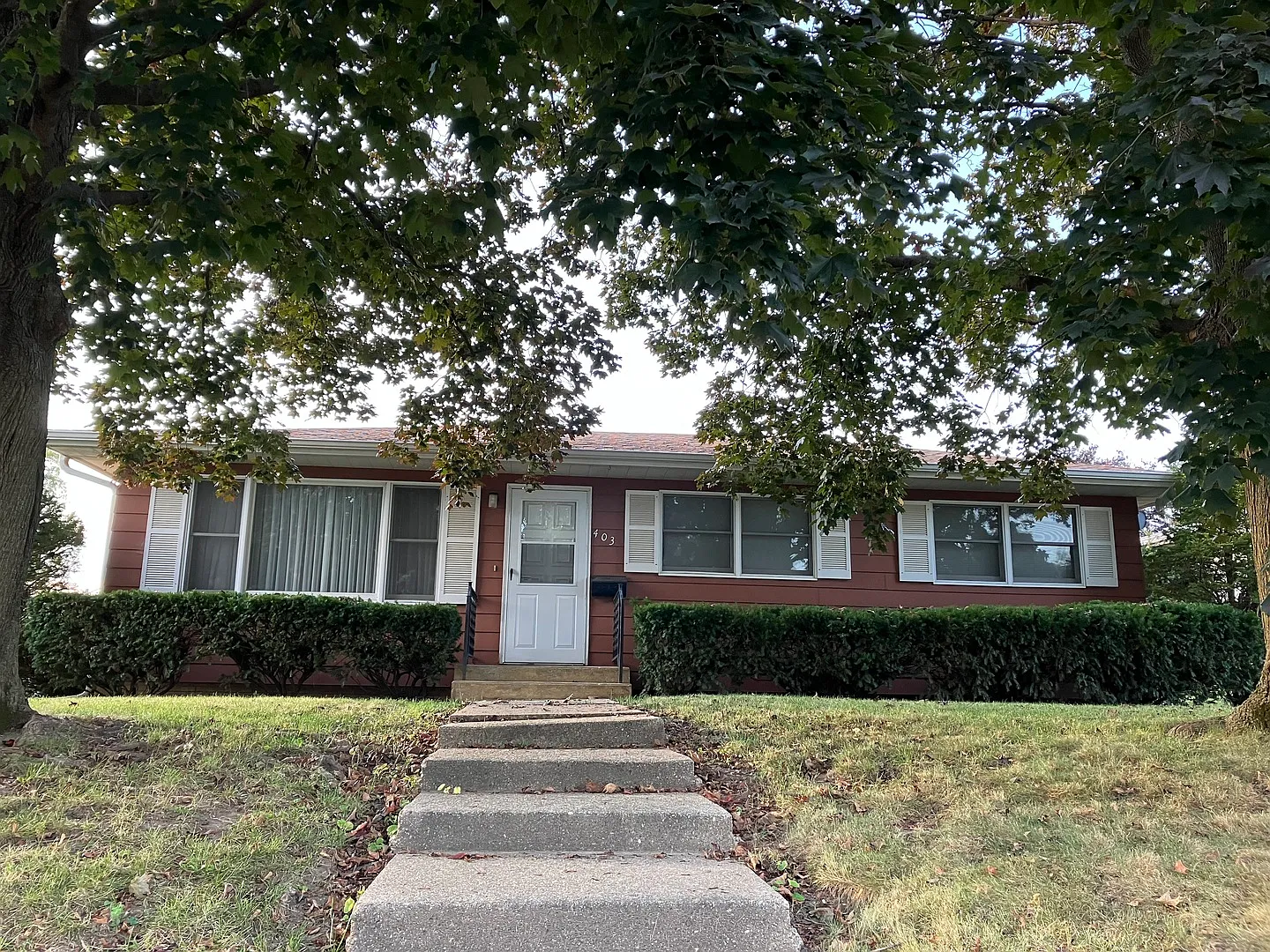 403 E Park St photo 1