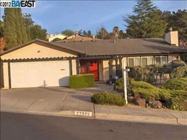 27972 Farm Hill Dr, Hayward, CA 94542