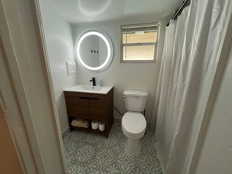 1137 SW 13th Ct #1 — Photo 7