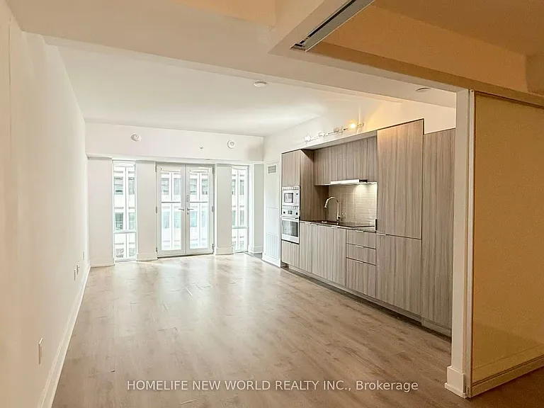 955 Bay St #814 — Photo 19