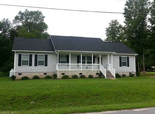 101 Cannon Dr, Carrollton, VA 23314