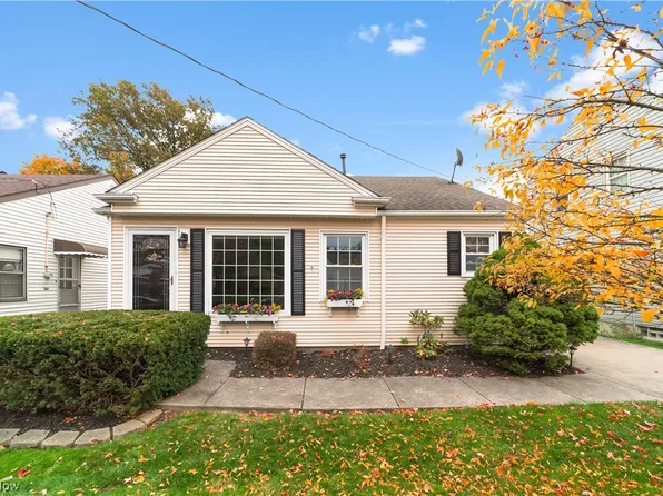 1161 Elmwood Rd, Mayfield Heights, OH 44124