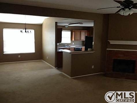 4th image of 904 Kim Ln