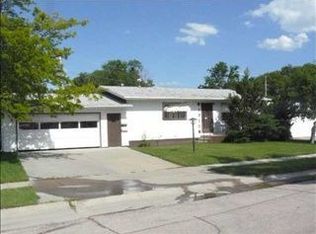 1310 Woodlawn Dr, Rapid City, SD 57701