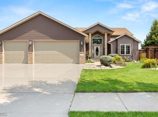 4100 10th St S, Moorhead, MN 56560