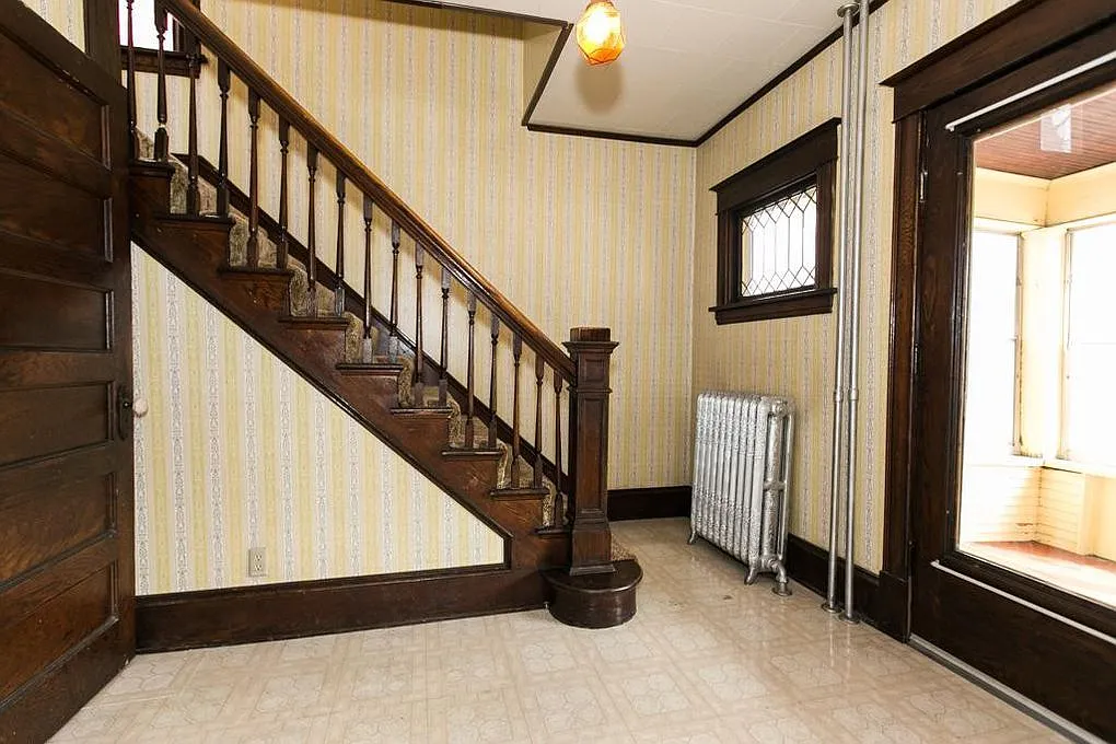 5 bed, $2,500 — Photo 4