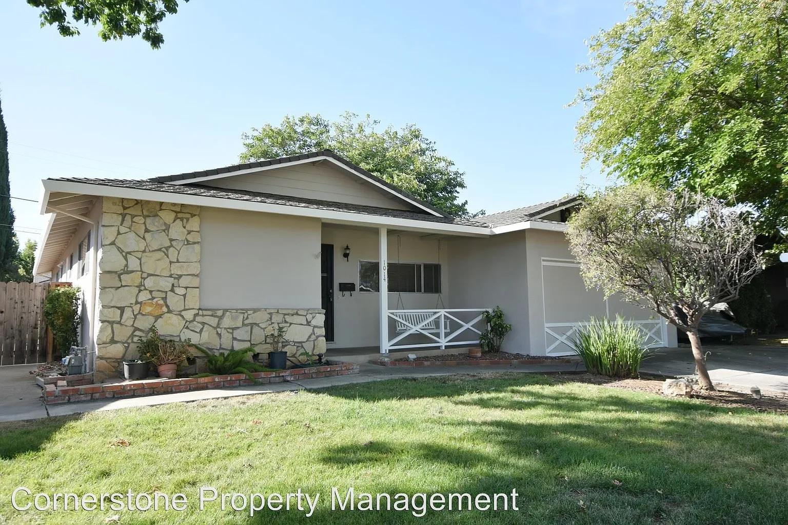 1014 Rawlings Dr photo 1