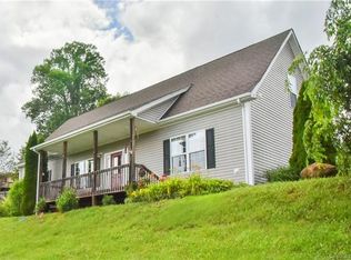 28 Folsom Dr, Candler, NC 28715