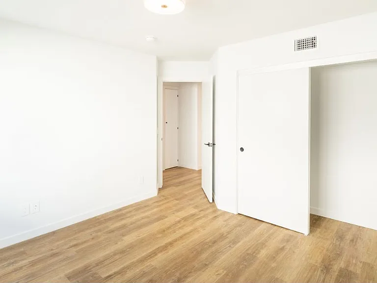6120 Eleanor Ave — Photo 17