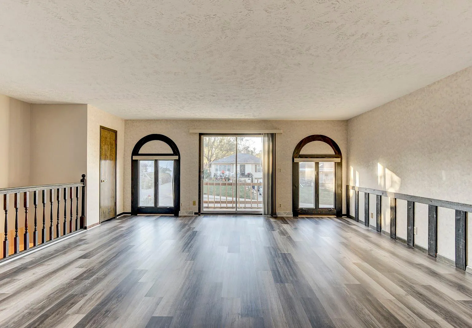 2 bed, 1.5 bath, 1300 sqft, $1,300 — Photo 2
