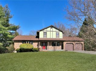 29 Beardsley Rd, Shelton, CT 06484