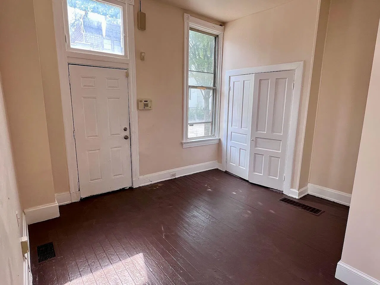4 bed, 1500 sqft, $3,000 — Photo 1