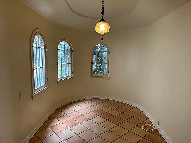 1220 S Sherbourne Dr — Photo 14