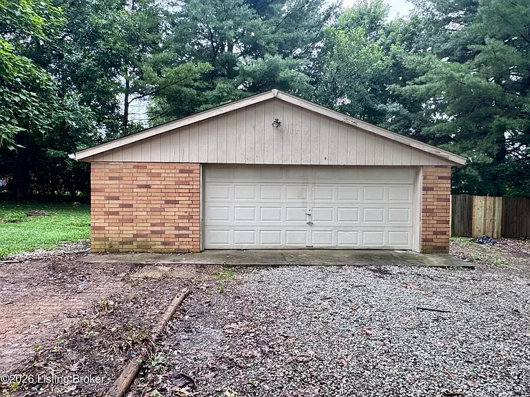 7305 Meadow Rd — Photo 6