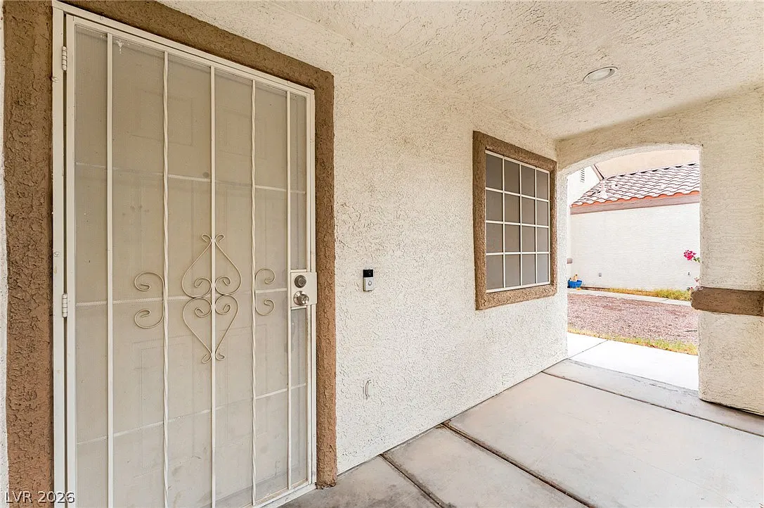 3 bed, 2.0 bath, 1484 sqft, $1,875 — Photo 3