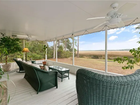 1720 E Black Island Rd, Darien, GA 31305