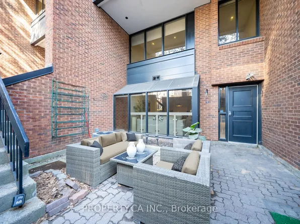 142 Pears Ave #A5, Toronto, ON M5R 1T2