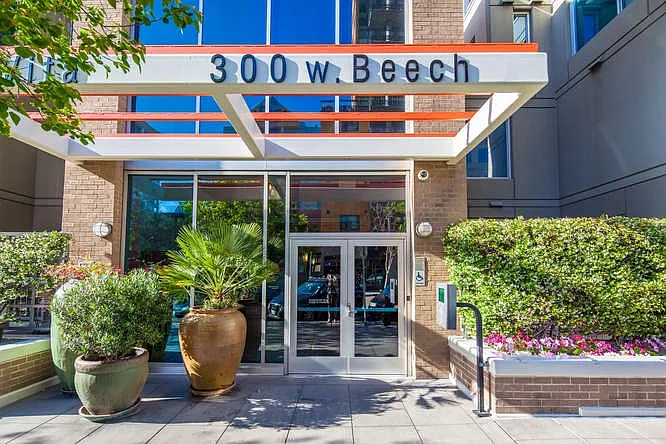 300 W Beech St #801 — Photo 8
