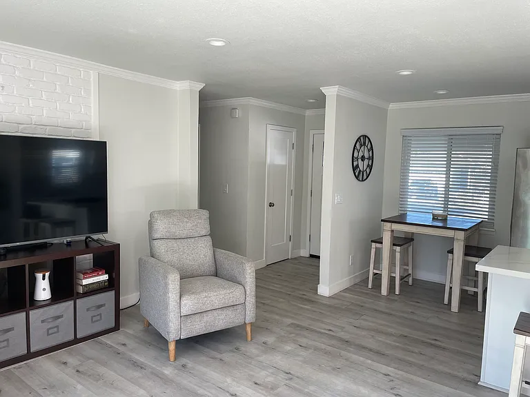 1818 Mercury Way — Photo 7