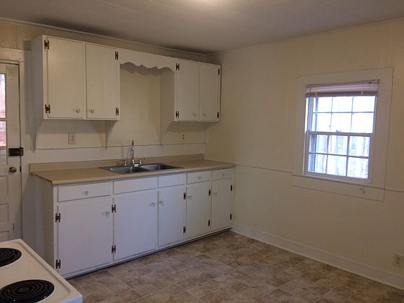 Spacious kitchen