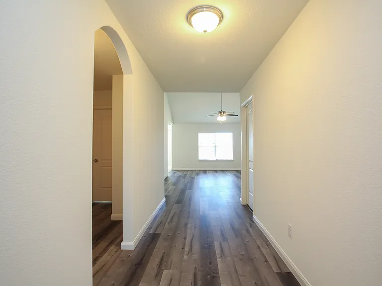 1325 Englemann Dr — Photo 7