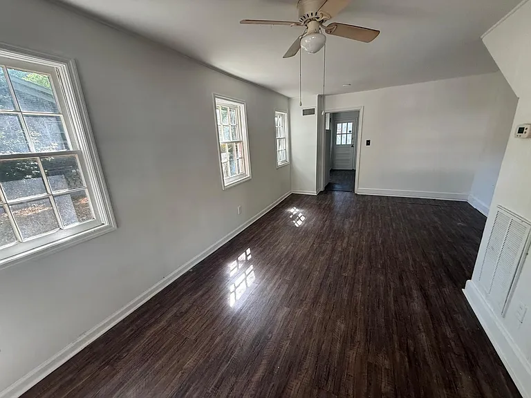 206 Broadway St #A — Photo 2