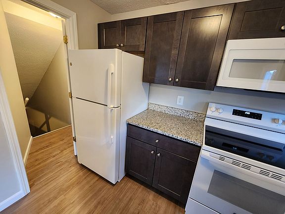 5th image of 75-77 W Elmwood Ave