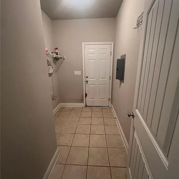 1109 McMurray Pl E — Photo 6