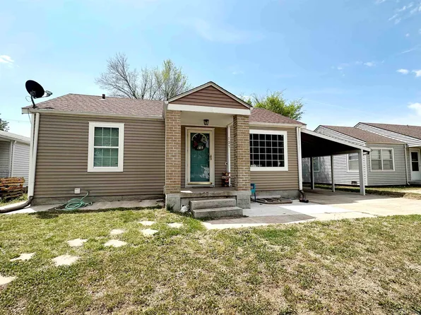 127 Stanley Dr, Arkansas City, KS 67005