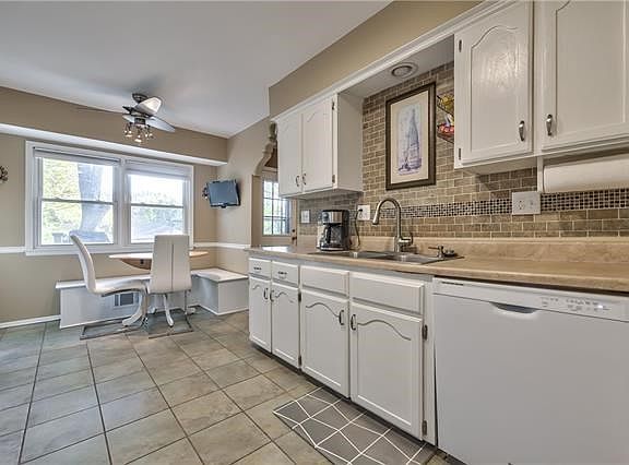 3rd image of 5806 NW Aspen Ln
