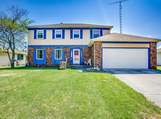 52166 Brookview Ct, South Bend, IN 46637
