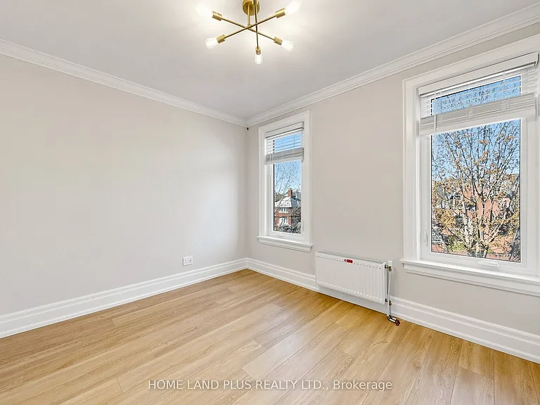 919 Avenue Rd #3 — Photo 16