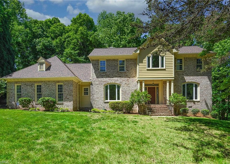 1st image of 3 Charlottesville Ct