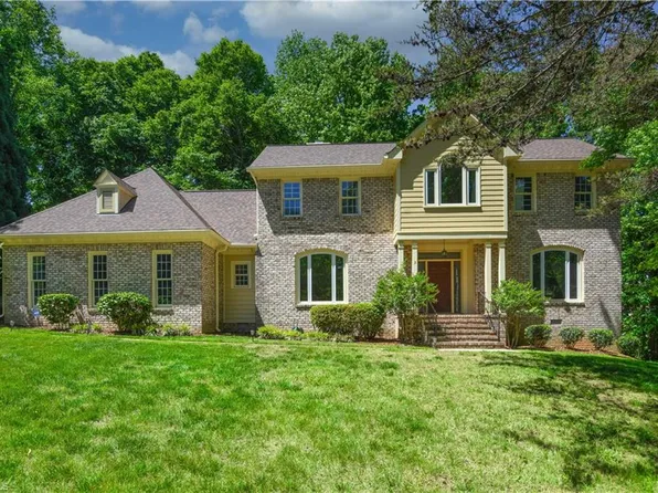 3 Charlottesville Ct, Greensboro, NC 27410
