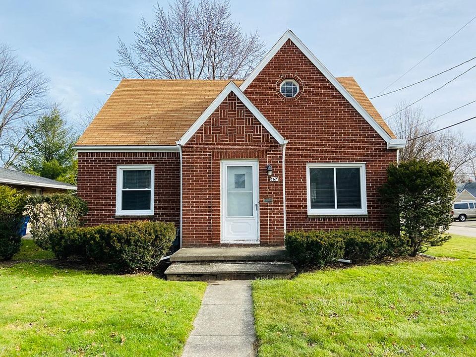 House on corner lot