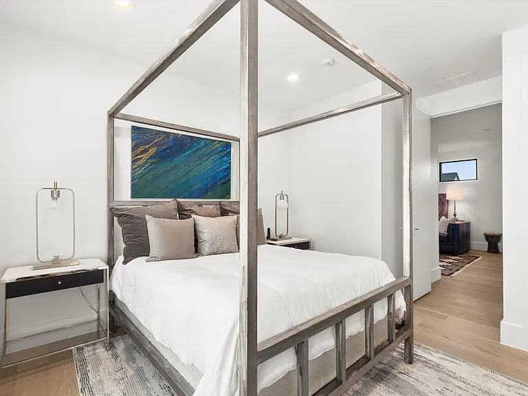 3771 Almazan Dr — Photo 32