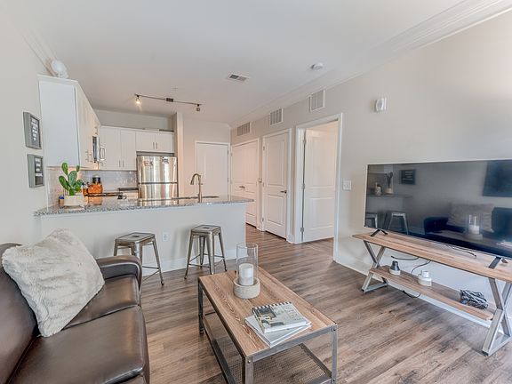 5th image of 446 Conradi St #2-3544
