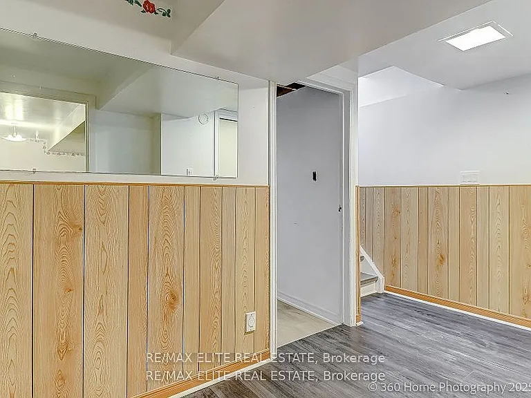 2032 Glenada Cres — Photo 15