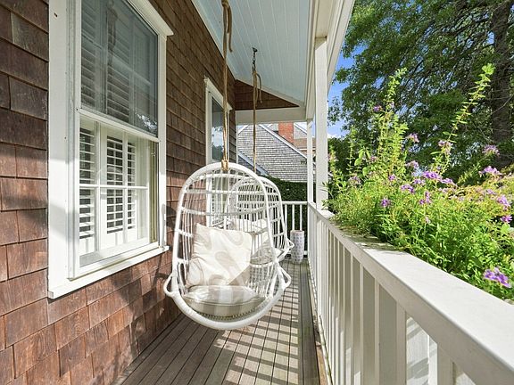 4th image of 17 Washaman Ave