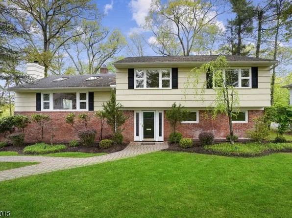 25 Richard Dr, Millburn Twp., NJ 07078