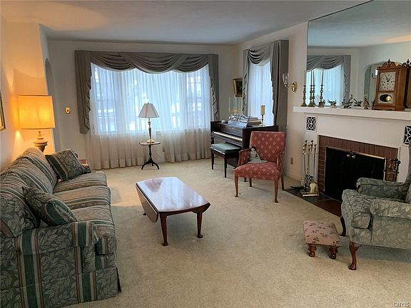 3rd image of 511 Parsons Dr