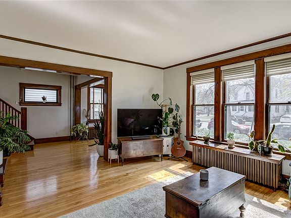 5th image of 1007 Third Avenue