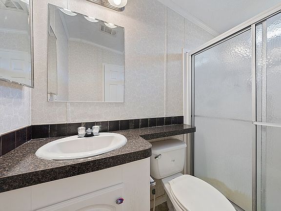 5th image of 288 Crystal Ln