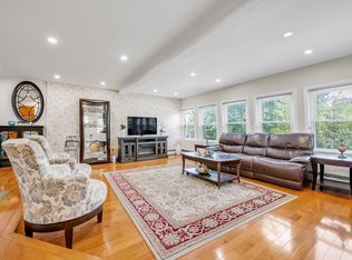 8562 148th St, Jamaica, NY 11435