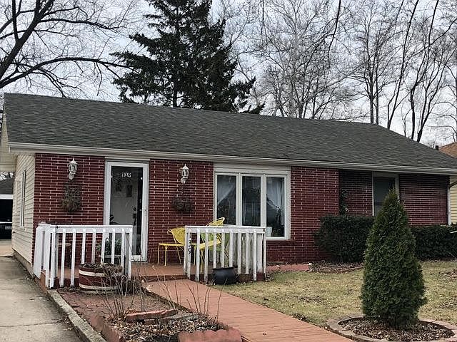 1st image of 139 N Emerald Ave