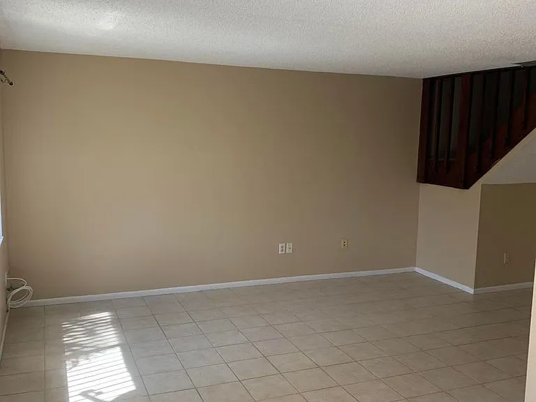 8721 Lantana Ct — Photo 5