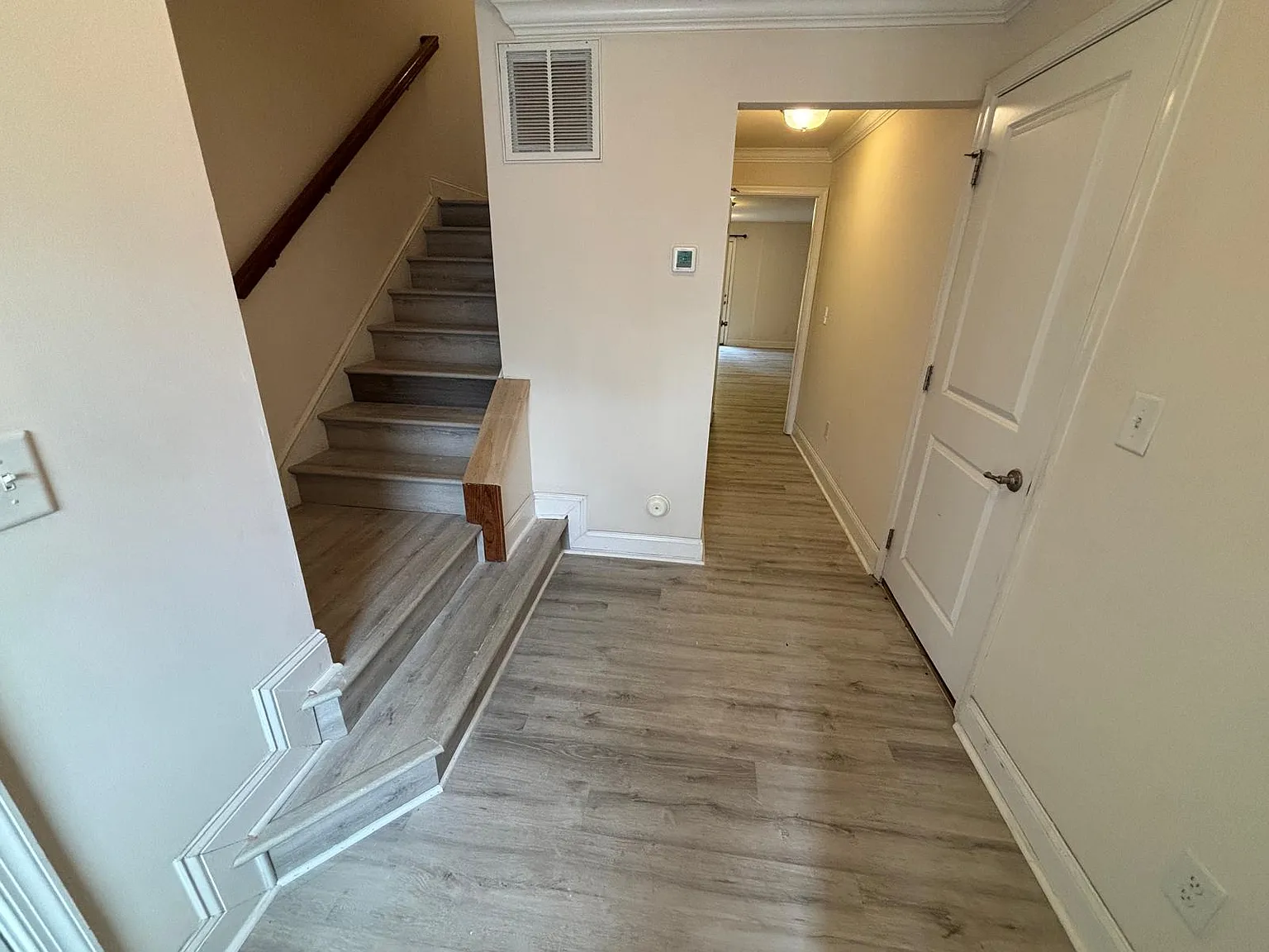 4 bed, 2242 sqft, $1,999 — Photo 3