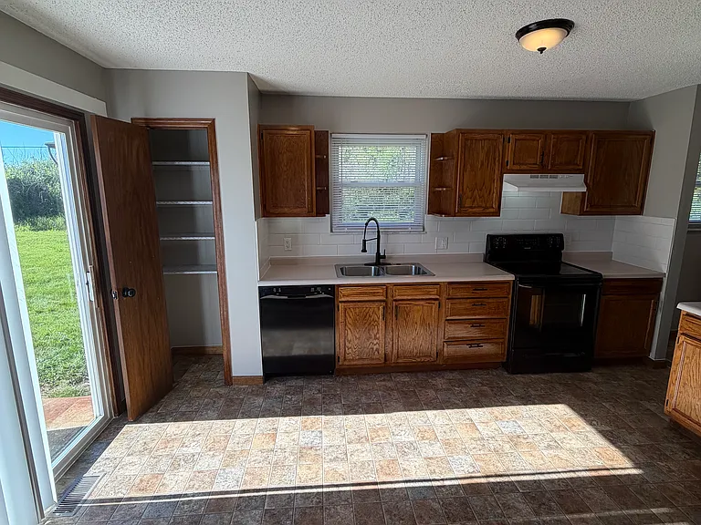 1907 E Florida Ave #A — Photo 6